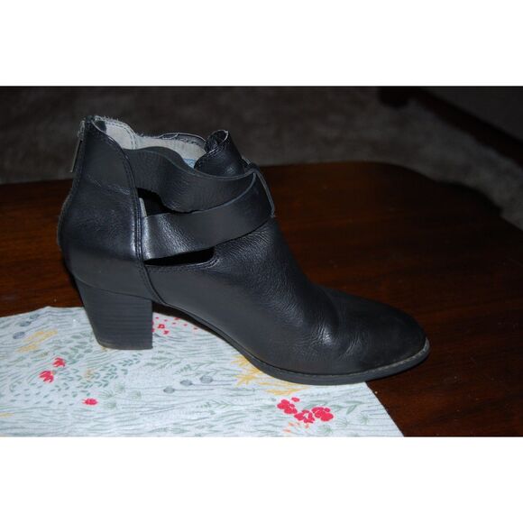 VIONIC RORY LEATHER BLACK BUCKLE BOOTS SIZE 8.5M - Picture 1 of 4